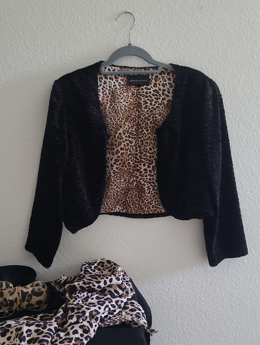 Black Faux Fur Cropped Jacket with Leopard-Print Lining
